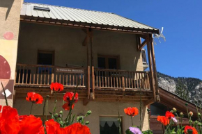 Le Balcon des Charmottes your eco-friendly accommodation in Névache Névache